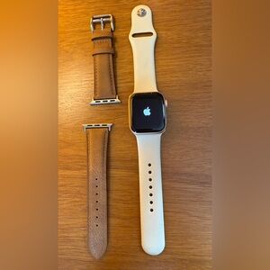 Apple Watch Series 4 40mm Gold with Cream Band and leather band